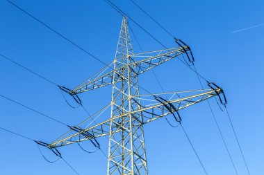 Enerji hatları iletim kule 