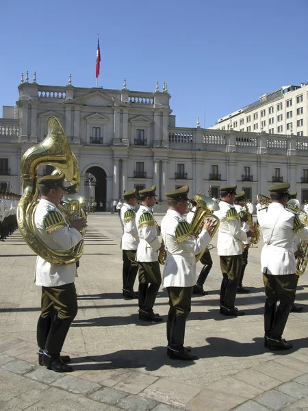 Ceremoniella byte av vakten på Palacio de la Moneda — Stockfoto