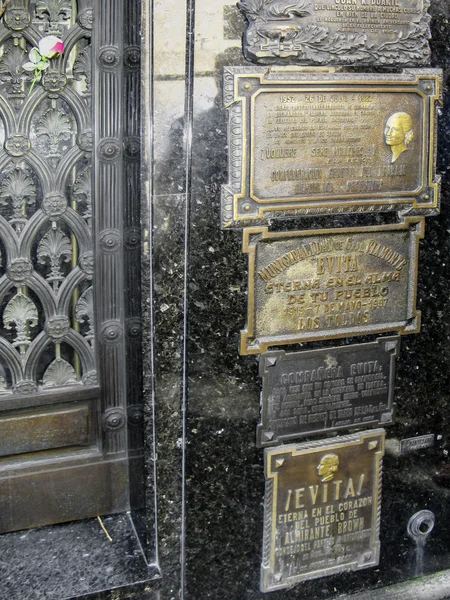 Tomb of Eva Peron, Evita, the famous first lady of Argentina — Stock Photo, Image