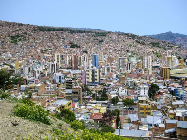 Huvudstad i Bolivia - La Paz - syn på förorterna — Stockfoto