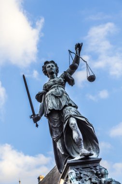 Justitia, bir anıt Frankfurt, Almanya