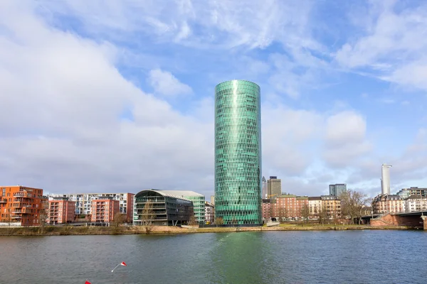 Frankfurt Main Nehri, liman alanında kulede Westhafen — Stok fotoğraf