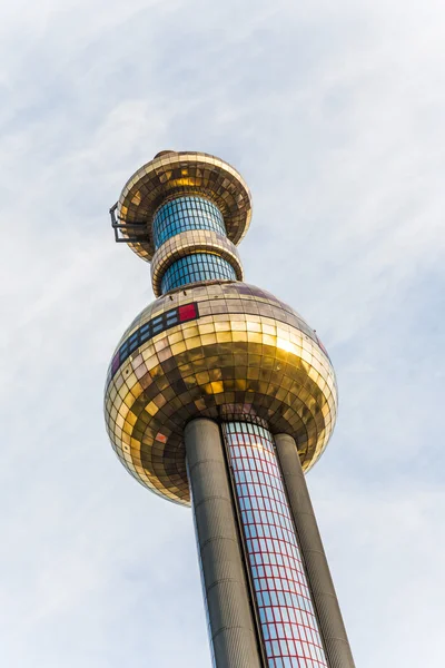 Wenen van hundertwasser vormen voor stadsverwarming — Stockfoto