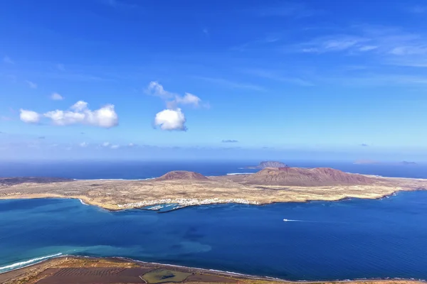 Ostrov La Graciosa převzatá z Mirador del — Stock fotografie