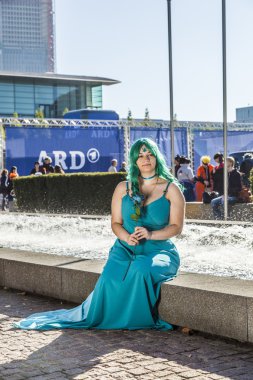 renkli kız manga dan komik sahne pozlar pH olarak yapılan