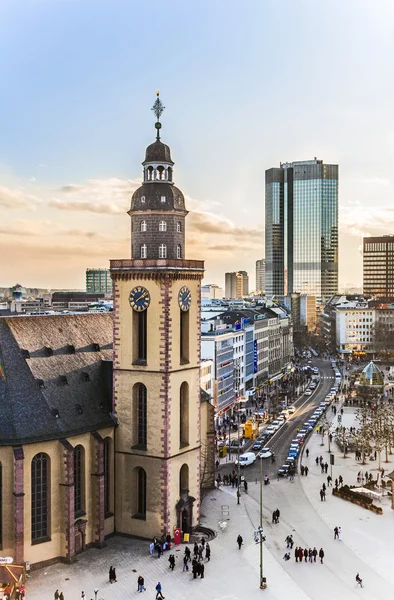 Pohled do Hauptwache s církví Kathrin — Stock fotografie