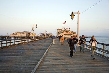 santa Barbara'da doğal pier