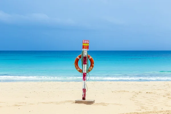 Life belt at the beach in Fuerteventura — Stock Photo, Image