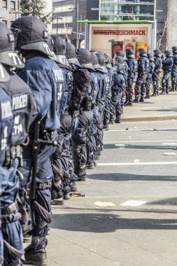 Polis Ezb ve C karşı gösteren insanlar için önem veriyor