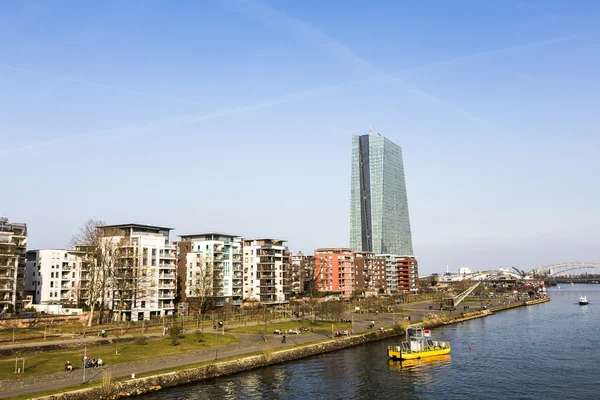 Der neue Sitz der Europäischen Zentralbank in Frankfurt — Stockfoto