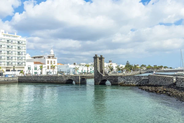 Výhled na moře na hrad San Gabriel, Lanzarote, Kanárské ostrovy — Stock fotografie