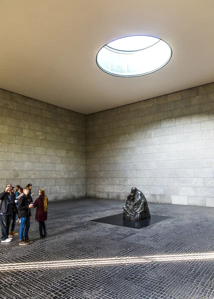 Berühmte skulptur der künstlerin kaethe kollwitz im berliner wac — Stockfoto