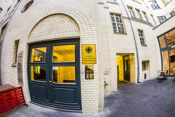 Historisch gebouw in Berlijn, Duitsland met het Duitse Bureau voor — Stockfoto