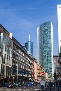 Frankfurt am Main street ile gökdelen