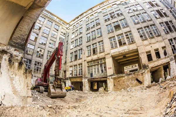 Met het oog op de gevel van een huis van de demlition in Berlijn — Stockfoto