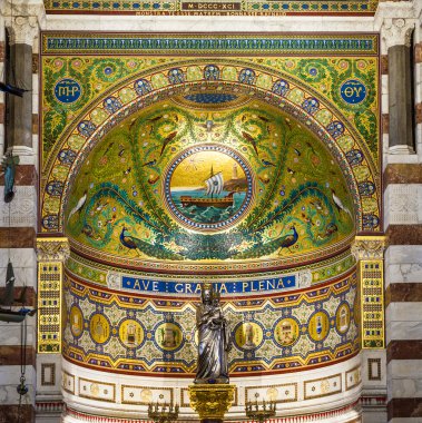 Marsilya'daki Notre-Dame de la Garde iç