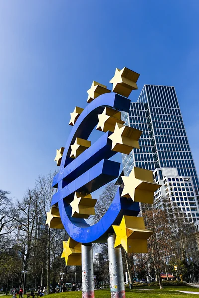 The Euro sign outside the European Central Bank — Stock Photo, Image