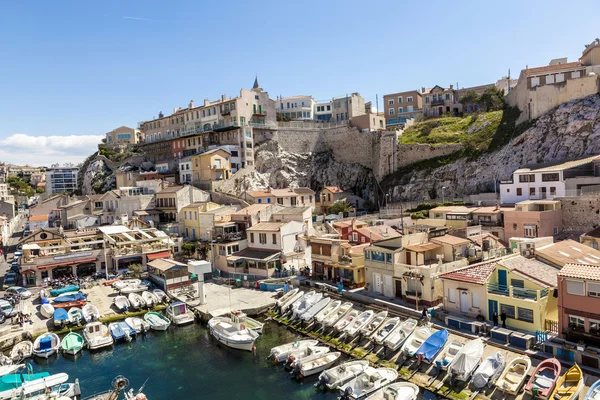 瓦隆 des Auffes，如诗如画的老式小鱼的视图 — 图库照片