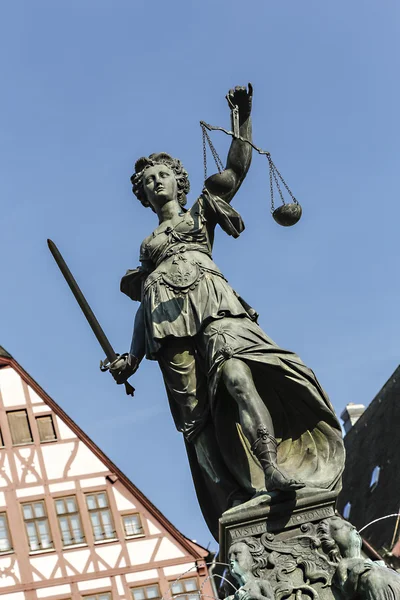 Tatua di Lady Justice a Francoforte, Germania — Foto Stock