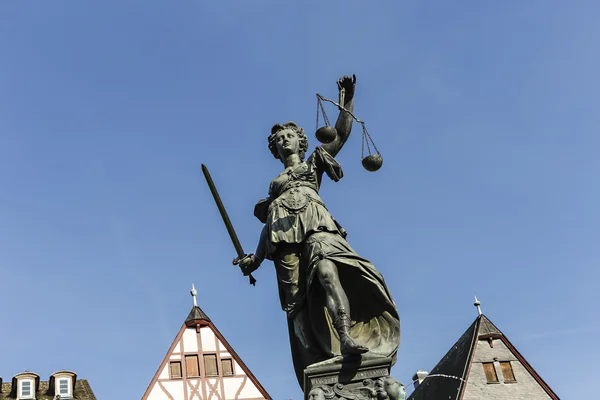 Tatue of Lady Justice in Frankfurt, Germany — Stock Photo, Image