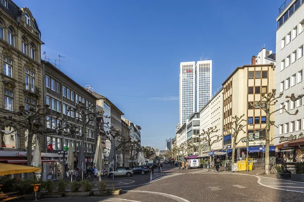 Zeil Frankfurt görünümü erken sabah — Stok fotoğraf