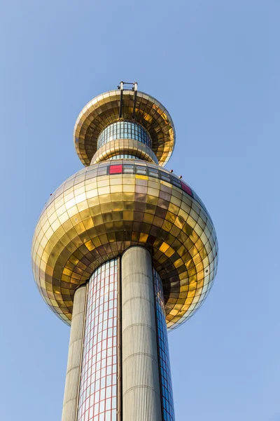 Башня мусороперерабатывающего завода в Вене — стоковое фото