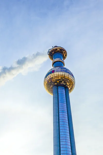 Mozaïek in goud op de meest beroemde stadsverwarming — Stockfoto