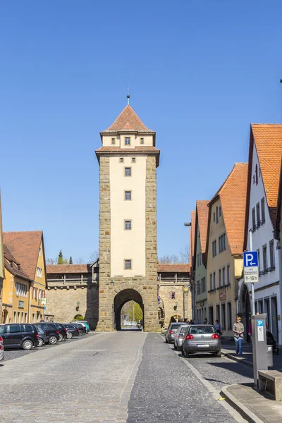 Παλιό κάστρο πύλη με κάστρο πύργος του Rothenburg ob der Tauber σε — Φωτογραφία Αρχείου