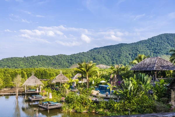 Lázně a hotel oblast v Koh Chang — Stock fotografie