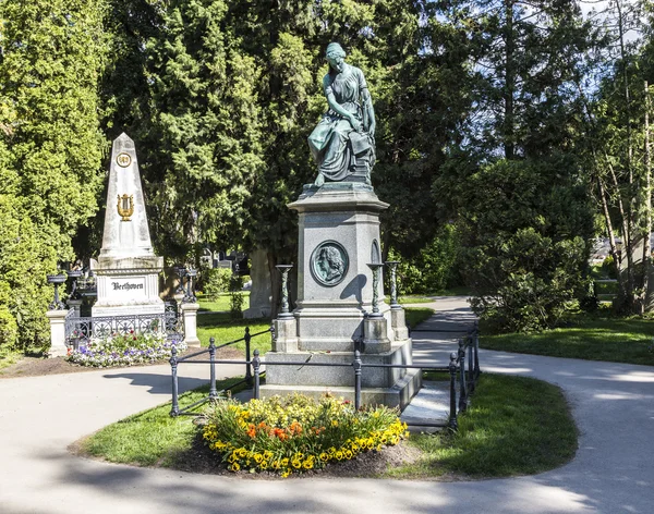 Pomnik Mozarta w Zentralfriedhof, Wiedeń, Austria. — Zdjęcie stockowe