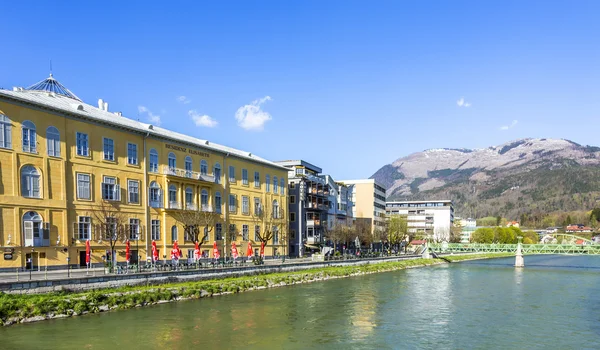 Cidade velha Bad Ischl no rio traun — Fotografia de Stock