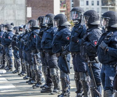 Polis Ezb ve C karşı gösteren insanlar için önem veriyor