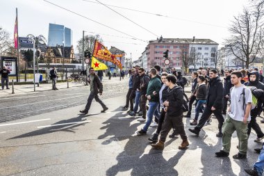Ezb ve kapitalizm Frankfurt insanlar protesto