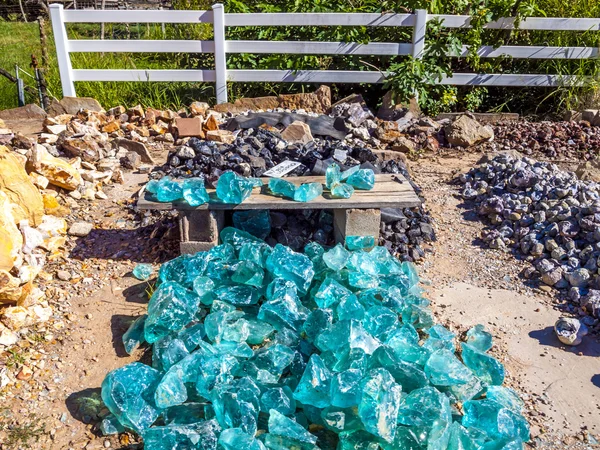 Green obsidian stones — Stock Photo, Image