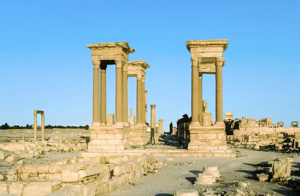 Alte Ruinen in der antiken Stadt Palmyra — Stockfoto