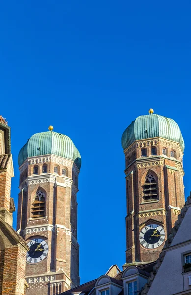 De top van München Liebfrauenkirche — Stockfoto