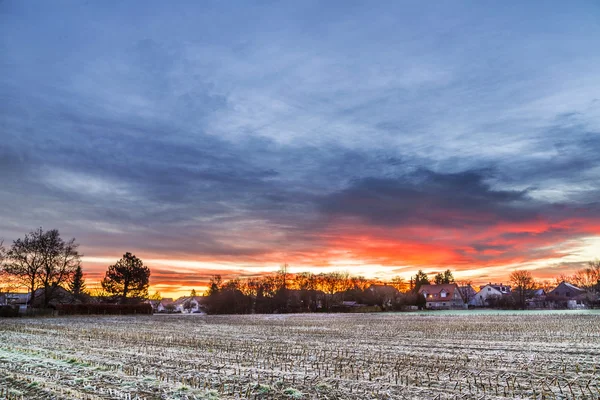 Sunrise Münih banliyösünde chinool rüzgarlar ile — Stok fotoğraf