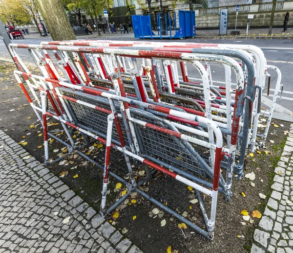 Stäng upp ström i litet berg flod — Stockfoto