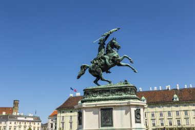 Arşidük Karl (Avusturya), Heldenplatz atlı heykeli