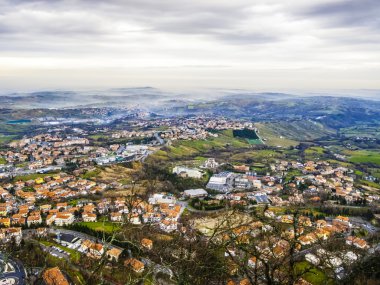 Panoramik Dağları San Marino Cumhuriyeti içinde erken m