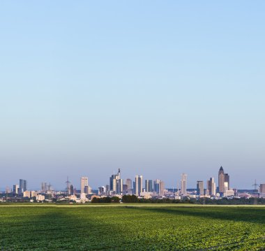 Frankfurt am Main ufuk çizgisine panoramik görüntü