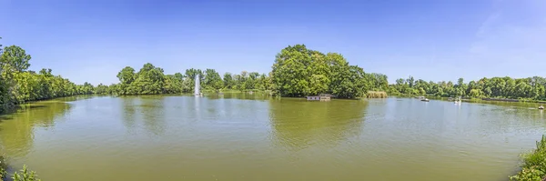 Panorama jeziora w Bad Nauheim — Zdjęcie stockowe