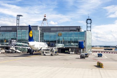 Terminal 1 yolcu uçak ile