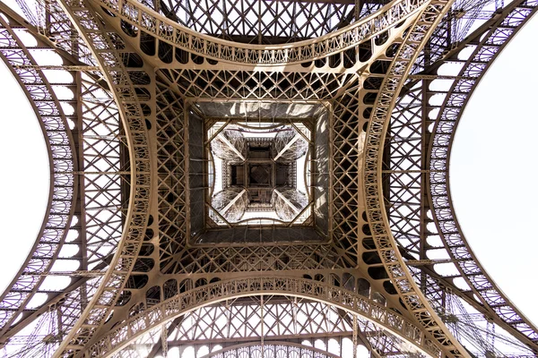 Vue abstraite des détails de la Tour Eiffel, Paris, France — Photo