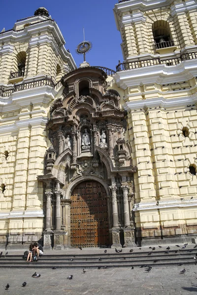 La iglesia catedral de San Fransico es una de las principales atracciones turísticas — Foto de Stock