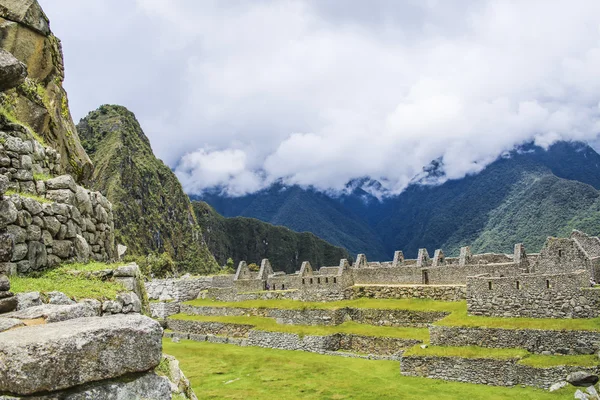 Hermosa ciudad oculta Machu Picchu en Perú — Foto de Stock