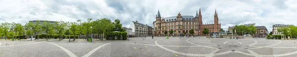 Town hall Wiesbaden, in the background a steeple of the Marktkir — Zdjęcie stockowe