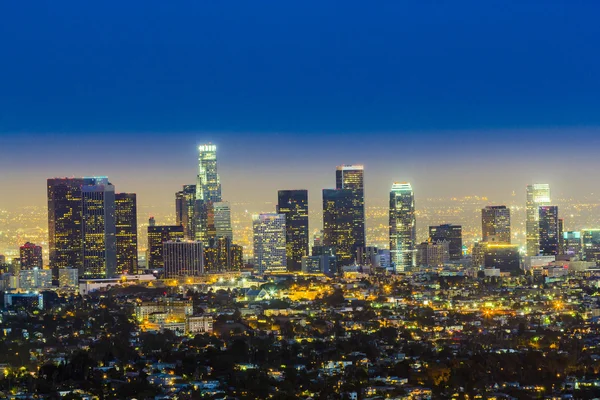 Skyline de Los Angeles à noite — Fotografia de Stock