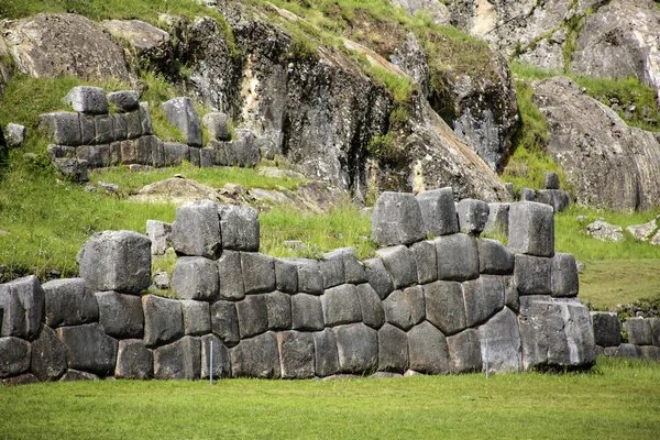 Mikor falak, ősi inka erőd közelében Cuzco, Peru — Stock Fotó