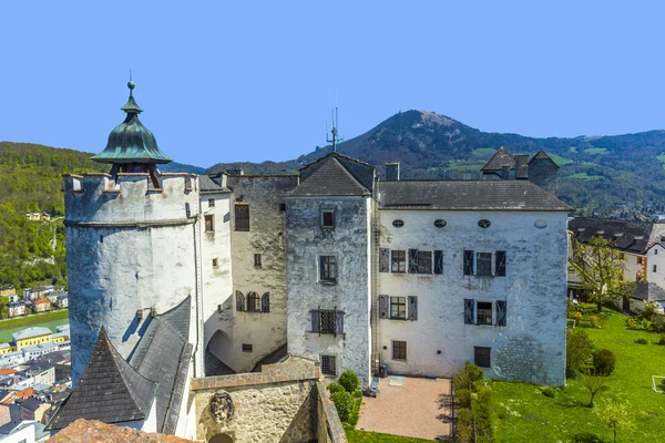 Visa att det gamla slottet Hohensalzburg — Stockfoto